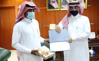 مدير تعليم الجوف يكرم الفائزين في مسابقة أفضل منسق إعلامي