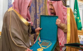رئيس الهلال الأحمر يشيد بحصول خادم الحرمين على قلادة أبي بكر الصديق تقديرًا لجهوده الدبلوماسية والإنسانية