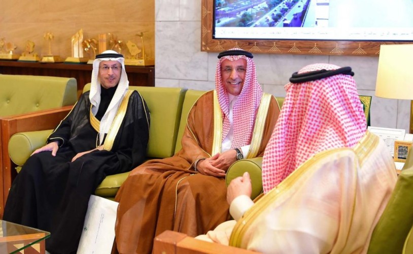 سمو أمير منطقة الرياض يستقبل الدكتور قاسم القصبي