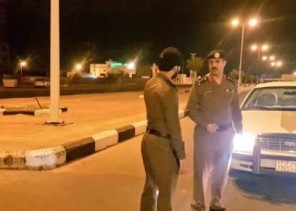 بالصور.. ضبط حبوب مخدرة وخمور وأسلحة بيضاء مع مخالفين لأمر منع التجول بصامطة بالصور.. ضبط حبوب مخدرة وخمور وأسلحة بيضاء مع مخالفين لأمر منع التجول بصامطة