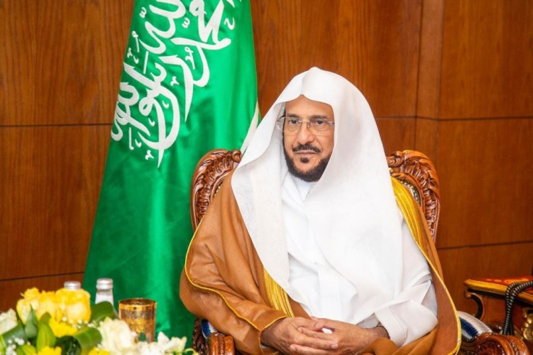 وزير الشؤون الإسلامية يوجه جمعيات تحفيظ القرآن الكريم بالمملكة بمواصلة التعليم عبر الوسائط الإلكترونية لما تبقى من الفصل الدراسي الأول