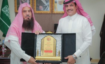 رئيس مركز الأضارع بمنطقة الجوف يكرم الشمري بمناسبة تقاعده