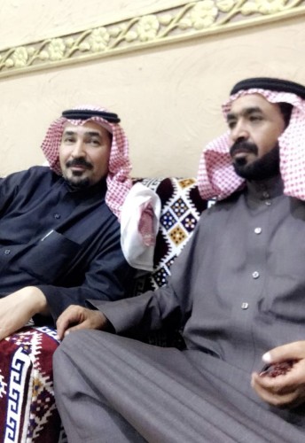 “حاتم عبس” يقيم مأدبة عشاء فاخرة لأبن ” حنيان “