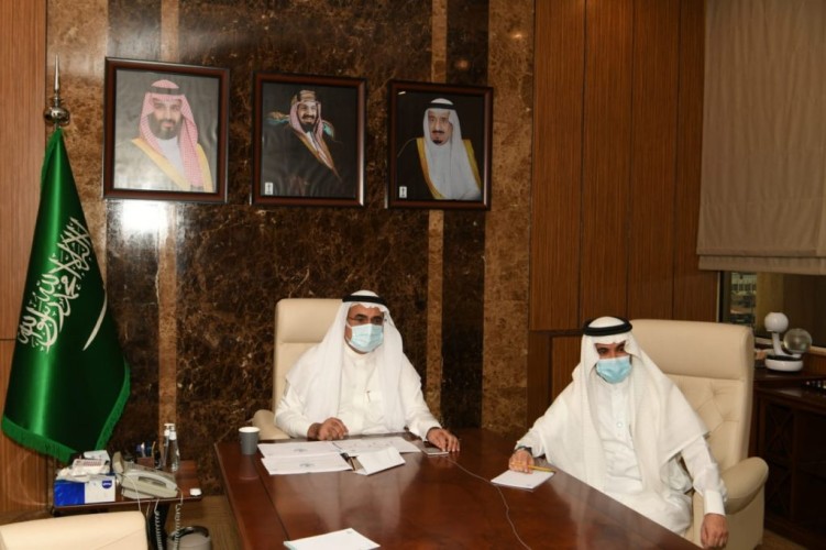 أمين الشرقية يترأس الاجتماع المرئي للوكلاء ورؤساء البلديات لمناقشة جهود الأمانة في تحسين المشهد الحضري وبرامج جودة الحياة