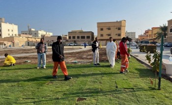 بلدية رأس تنورة تزرع أكثر من 4 آلاف شجرة وشجيرة وأكثر من 51 ألف زهرة خلال ثلاثة أشهر وتعمل على زراعة400 ألف زهرة موسمية متنوعة بلدية رأس تنورة تزرع أكثر من 4 آلاف شجرة وشجيرة وأكثر من 51 ألف زهرة خلال ثلاثة أشهر وتعمل على زراعة400 ألف زهرة موسمية متنوعة