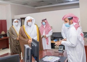 رئيس ديوان المظالم يتفقد المحكمة الإدارية بالمدينة المنورة
