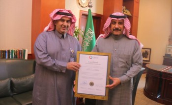 محافظ المجمعة يستقبل مدير مستشفى الملك خالد محافظ المجمعة يستقبل مدير مستشفى الملك خالد