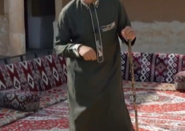 بالفيديو: “خالد الزعاق” : يكشف قصة «فلان ستره ستر عنز» ومن أين أتت!! بالفيديو: “خالد الزعاق” : يكشف قصة «فلان ستره ستر عنز» ومن أين أتت!!