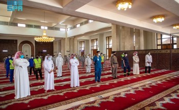 الشؤون الإسلامية تغلق 16 مسجدًا مؤقتاً في 5 مناطق بعد ثبوت حالات إصابة كورونا بين صفوف المصلين الشؤون الإسلامية تغلق 16 مسجدًا مؤقتاً في 5 مناطق بعد ثبوت حالات إصابة كورونا بين صفوف المصلين