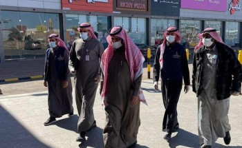 رئيس بلدية دومة الجندل يقف ميدانياً على الالتزام بتدابير كورونا في الأسواق والمطاعم وضبط 8 مخالفات رئيس بلدية دومة الجندل يقف ميدانياً على الالتزام بتدابير كورونا في الأسواق والمطاعم وضبط 8 مخالفات