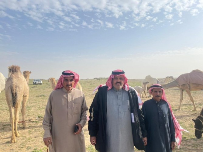 أمير منطقة حائل يزور “منيف ناهس البراك” في مقر ابلة في الشمال