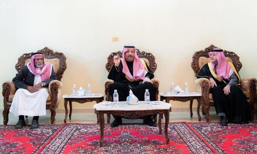 أمير الباحة يعزي أسرة الشهيد الزهراني الذي ارتقى بالحد الجنوبي