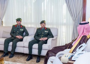 نائب أمير الشرقية يستقبل مدير جوازات المنطقة الشرقية نائب أمير الشرقية يستقبل مدير جوازات المنطقة الشرقية