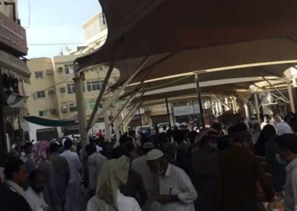 فيديو متداول.. لـ”زحام شديد في سوق باب مكة بجدة”