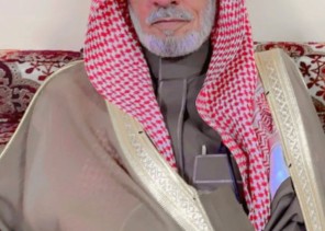 في ضيافة واستقبال حاتمي مبهج بروائح الورد .. معرف قرية البحرة الشيخ “قعيد بن قعبوب” يستقبل الشاعر “مشعل القحطاني” في ديوانه ويقيم مأدبة عشاء فاخرة في ضيافة واستقبال حاتمي مبهج بروائح الورد .. معرف قرية البحرة الشيخ “قعيد بن قعبوب” يستقبل الشاعر “مشعل القحطاني” في ديوانه ويقيم مأدبة عشاء فاخرة
