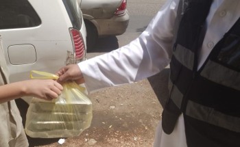 سواعد الحي بمركز المسفلة توزع ٩٣٠ وجبة يوم الجمعة ٢٢ ذي الحجة سواعد الحي بمركز المسفلة توزع ٩٣٠ وجبة يوم الجمعة ٢٢ ذي الحجة