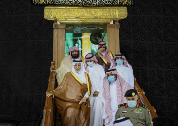 معالي الرئيس العام.. الدولة المباركة وفرت أقصى الإمكانيات وأجود المعطيات الفنية والتقنية والبشرية في غسل الكعبة المشرفة معالي الرئيس العام.. الدولة المباركة وفرت أقصى الإمكانيات وأجود المعطيات الفنية والتقنية والبشرية في غسل الكعبة المشرفة