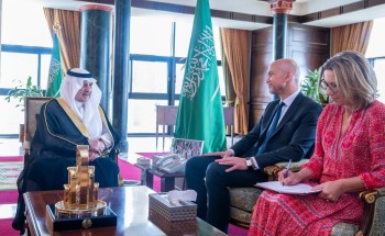 أمير تبوك يستقبل القنصل العام الفرنسي.. ويبحث معه سبل التعاون المشترك أمير تبوك يستقبل القنصل العام الفرنسي.. ويبحث معه سبل التعاون المشترك