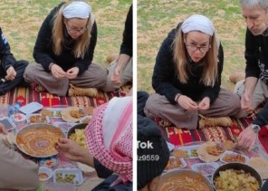 بالفيديو: مواطنين يستضيفون سائح إسباني وعائلته .. ويتناولون الإفطار في منطقة برية غرب حائل