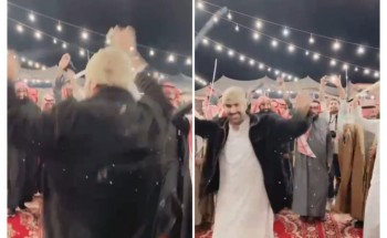 بالفيديو .. سناب بيرق الإعلام يوثق مشهد لوافد باكستاني يرقص على أنغام الشيلات السعودية في حفل زفاف “سبع الليل” بالفيديو .. سناب بيرق الإعلام يوثق مشهد لوافد باكستاني يرقص على أنغام الشيلات السعودية في حفل زفاف “سبع الليل”