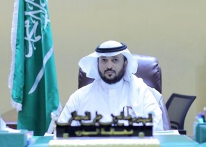 ترقية محافظ الدرب “القحطاني” للمرتبة الثانية عشرة