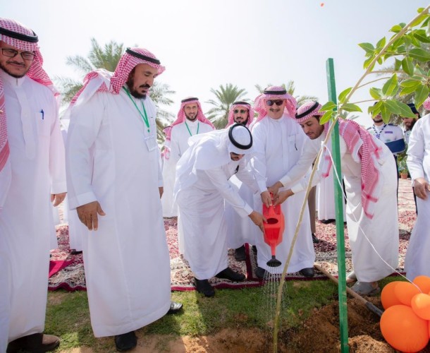 *”البيئة” تطلق المرحلة الخامسة لمبادرة “أرض القصيم خضراء” لزراعة 100 ألف شجرة*