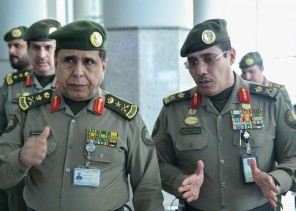 مدير عام الجوازات يتفقد صالات العمرة بمطار الملك عبدالعزيز الدولي مدير عام الجوازات يتفقد صالات العمرة بمطار الملك عبدالعزيز الدولي