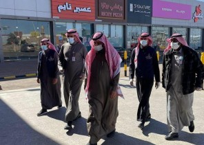 رئيس بلدية دومة الجندل يقف ميدانياً على الالتزام بتدابير كورونا في الأسواق والمطاعم وضبط 8 مخالفات رئيس بلدية دومة الجندل يقف ميدانياً على الالتزام بتدابير كورونا في الأسواق والمطاعم وضبط 8 مخالفات