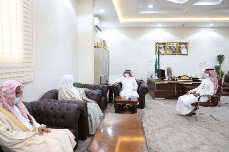 محافظ صامطة يستقبل مدير إدارة المساجد ورئيس وأعضاء جمعية الدعوة  بالمحافظة