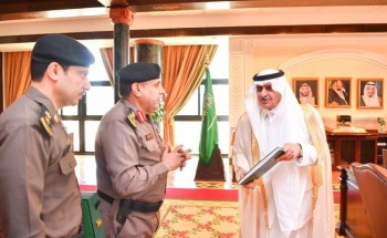 أمير تبوك يتسلم التقرير السنوي لمرور المنطقة