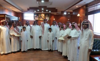رئيس بلدية محافظة الحائط مساعد الحربي يكرم المشاركين في احتفالات اليوم الوطني٨٩ رئيس بلدية محافظة الحائط مساعد الحربي يكرم المشاركين في احتفالات اليوم الوطني٨٩