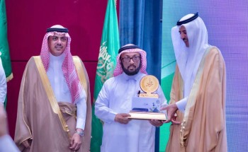 وكيل إمارة جازان يكرّم الفائزين بجائزة “رواد” للتميز التطوعي وكيل إمارة جازان يكرّم الفائزين بجائزة “رواد” للتميز التطوعي