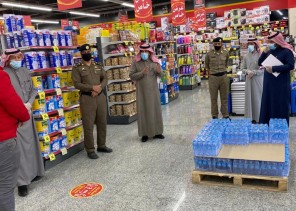 محافظ ضرية يقف ميدانياً على تطبيق الإجراءات الأحترازية و الوقائية محافظ ضرية يقف ميدانياً على تطبيق الإجراءات الأحترازية و الوقائية
