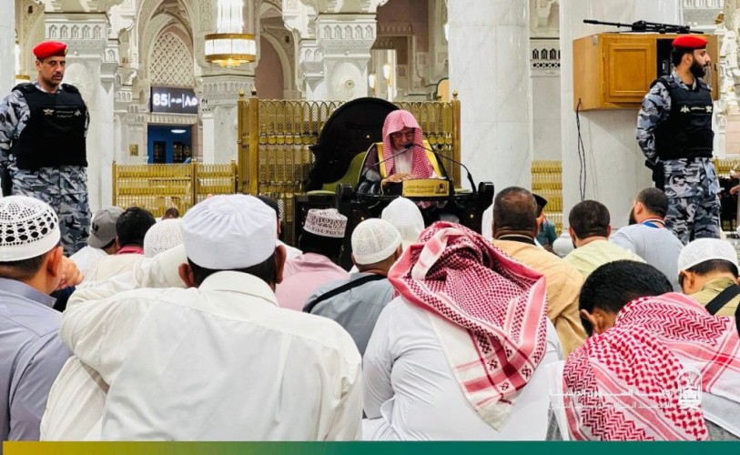 معالي الشيخ الدكتور صالح بن حميد يدشن الدورة العلمية الكبرى بعنوان : ” التوحيد في الحج ” في رحاب المسجد الحرام
