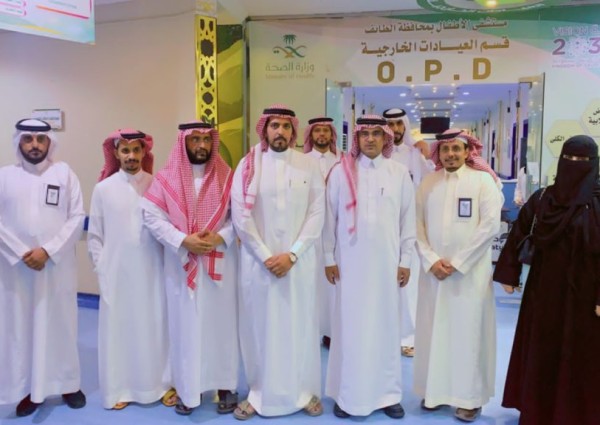 مدير تعليم الطائف يطمئن على صحة الطلاب المنومين في مستشفى الأطفال مدير تعليم الطائف يطمئن على صحة الطلاب المنومين في مستشفى الأطفال