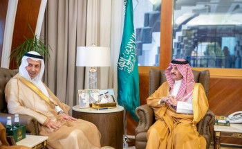 أمير الشرقية يستقبل رئيس المجلس الاستشاري للتجمع الصحي بالأحساء أمير الشرقية يستقبل رئيس المجلس الاستشاري للتجمع الصحي بالأحساء