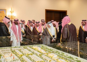 «بـ4.3 مليار ريال».. أمير تبوك يطلع على مشاريع بلدية وإسكانية واستثمارية نفذتها وزارة البلديات والإسكان «بـ4.3 مليار ريال».. أمير تبوك يطلع على مشاريع بلدية وإسكانية واستثمارية نفذتها وزارة البلديات والإسكان