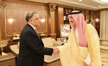 أمير منطقة جازان يستقبل السفير الهندي أمير منطقة جازان يستقبل السفير الهندي