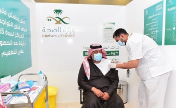 سمو أمير حائل يتفقد مركز لقاحات كورونا ويتلقى الجرعة الأولى سمو أمير حائل يتفقد مركز لقاحات كورونا ويتلقى الجرعة الأولى