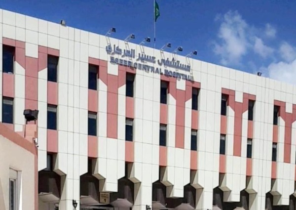 فريق طبي بمستشفى عسير المركزي ينقذ مريضة من بتر قدمها بعد تعرضها لحادث مروري