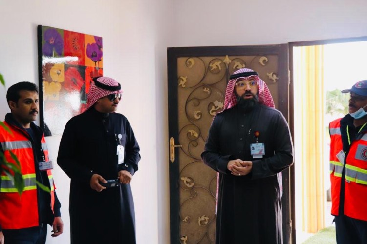مدير الهلال الأحمر بالجوف يتفقد سير العمل ببعض المواقع التابعة للهيئة بالمنطقة