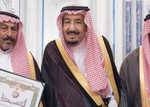 خادم الحرمين يمنح وسام الملك عبدالعزيز للشهيدين “ذيب” و”جاسر” ومليون ريال لورثة كل منهما