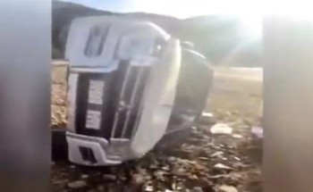 أمير عسير يهدي سيارة لمتطوعين بعد تعرضهما لحادث مروري أثناء توصيل الأدوية في المنطقة