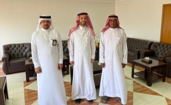 حظى بإلتفاته مهمة وإنسانية .. محافظ النبهانية يستقبل والد الطفل جبريل المظيبري الذي يرقد في مستشفى النبهانية العام حظى بإلتفاته مهمة وإنسانية .. محافظ النبهانية يستقبل والد الطفل جبريل المظيبري الذي يرقد في مستشفى النبهانية العام