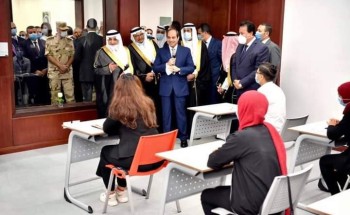 بالفيديو: أمير تبوك ينقل تهنئة القيادة لطلاب جامعة الملك سلمان في سيناء بالفيديو: أمير تبوك ينقل تهنئة القيادة لطلاب جامعة الملك سلمان في سيناء
