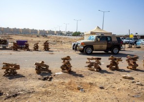 القوات الخاصة للأمن البيئي تضبط 2.3 طن من الحطب المحلي في مدينة الرياض القوات الخاصة للأمن البيئي تضبط 2.3 طن من الحطب المحلي في مدينة الرياض