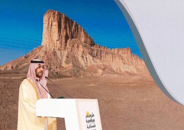 نائب أمير حائل: المنطقة مستعدة لاستضافة ورش العمل القادمة في متنزه سلمى الجيولوجي نائب أمير حائل: المنطقة مستعدة لاستضافة ورش العمل القادمة في متنزه سلمى الجيولوجي
