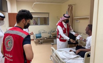 منسوبو ومتطوعو الهلال الأحمر بالجوف يعايدوا المرضى المنومين منسوبو ومتطوعو الهلال الأحمر بالجوف يعايدوا المرضى المنومين
