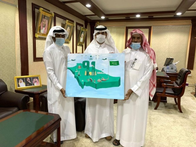 محافظ بـيـش يستقبل الفنان التشكيلي قالب الدلح