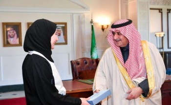 أمير تبوك يكرم طلاب وطالبات مدراس الملك عبدالعزيز بالمنطقة الحاصلين على المراكز الأولى في المسابقات المحلية والعالمية